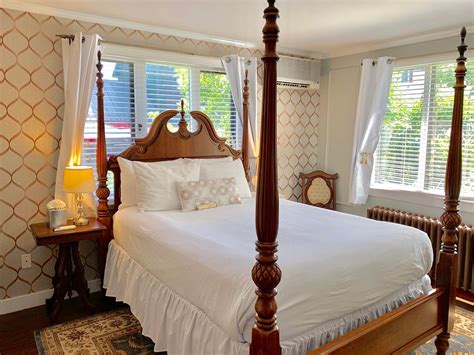ivy manor inn village center